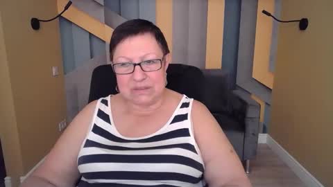 Snapshot of barbaraturners chatting on 11-29-25, 12:02 barbaraturners online show from 11-29-25, 12:02