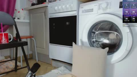 Amina online show from 09-29-25, 05:18