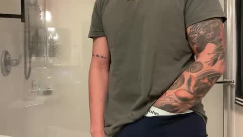 Snapshot of barbic chatting on 11-30-25, 04:38 Barbic online show from 11-30-25, 04:38