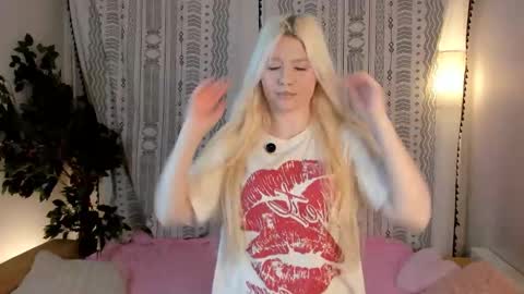 Lizzie - barbie girl . online show from 12-18-25, 07:47