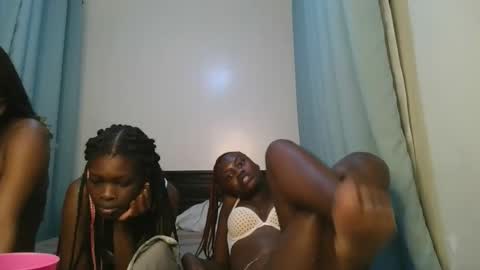 queen online show from 11-14-25, 01:37