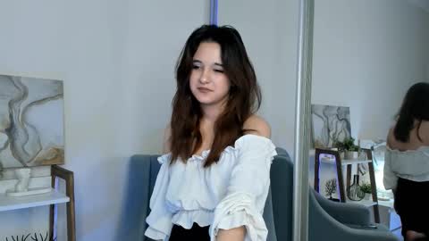 Snapshot of barbramcknight chatting on 02-28-26, 01:12 Darby online show from 02-28-26, 01:12