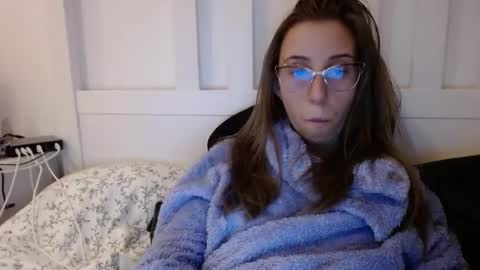 Lena online show from 11-26-25, 02:29