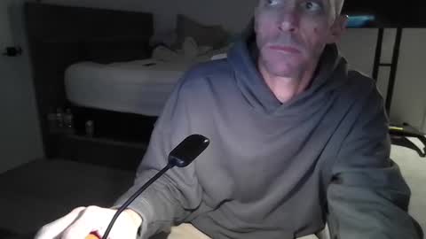 Snapshot of barryblackgun chatting on 12-27-24, 11:06 barryblackgun online show from 12-27-24, 11:06