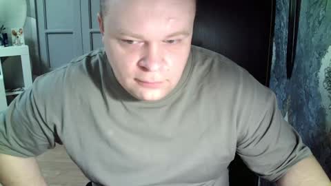 Snapshot of basi_look chatting on 02-11-25, 10:15 basi_look online show from 02-11-25, 10:15