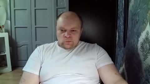 Snapshot of basi_look chatting on 02-14-25, 10:07 basi_look online show from 02-14-25, 10:07