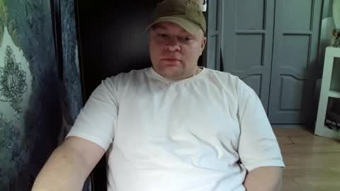 Snapshot of basi_look chatting on 02-19-25, 07:06 basi_look online show from 02-19-25, 07:06