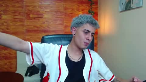 Snapshot of bastiaan_28 chatting on 12-17-24, 05:18 Bastian online show from 12-17-24, 05:18