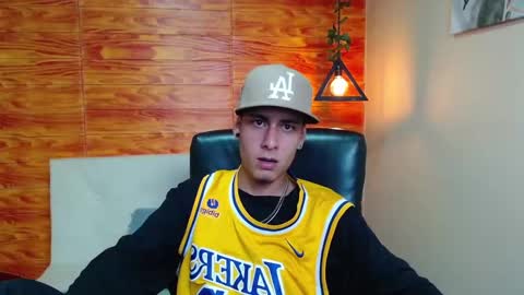 Snapshot of bastiaan_28 chatting on 12-28-24, 10:25 Bastian online show from 12-28-24, 10:25