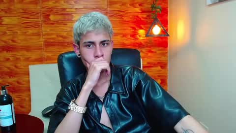 Snapshot of bastiaan_28 chatting on 01-05-25, 02:19 Bastian online show from 01-05-25, 02:19