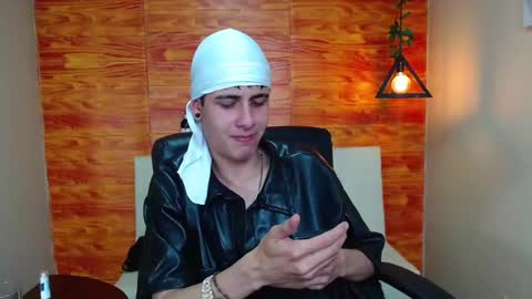 Snapshot of bastiaan_28 chatting on 01-14-25, 05:30 Bastian online show from 01-14-25, 05:30