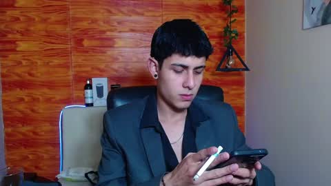 Snapshot of bastiaan_28 chatting on 01-18-25, 04:04 Bastian online show from 01-18-25, 04:04