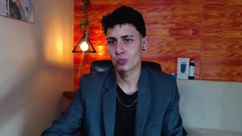 Snapshot of bastiaan_28 chatting on 02-07-25, 04:27 Bastian online show from 02-07-25, 04:27