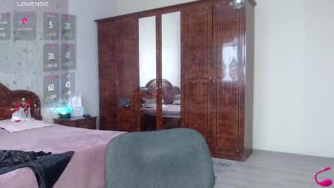 Snapshot of batari_giya chatting on 01-06-25, 08:14 Lara online show from 01-06-25, 08:14