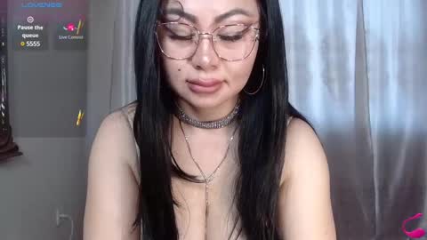 Snapshot of batari_giya chatting on 02-19-25, 04:55 Lara online show from 02-19-25, 04:55