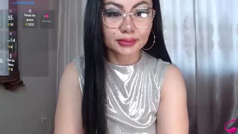 Snapshot of batari_giya chatting on 02-25-25, 05:19 Lara online show from 02-25-25, 05:19