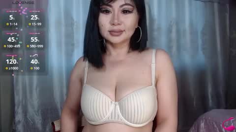 Snapshot of batari_giya chatting on 11-23-25, 03:06 Lara online show from 11-23-25, 03:06