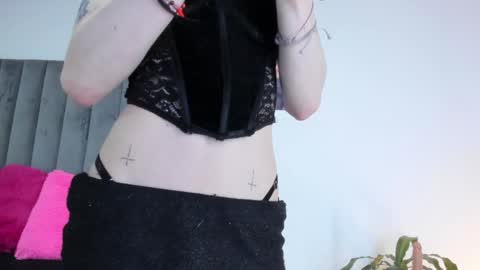 Snapshot of bathory_vamps chatting on 01-22-25, 01:00 online show from 01-22-25, 01:00