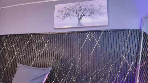 Snapshot of bathory_vamps chatting on 10-12-25, 02:54 online show from 10-12-25, 02:54