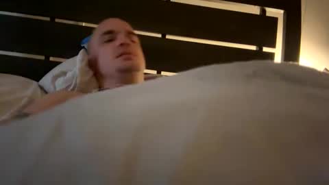 Snapshot of battlewolfxx chatting on 12-19-24, 07:40 battlewolfxx online show from 12-19-24, 07:40