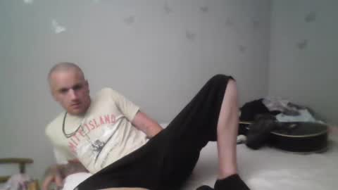 Snapshot of battlewolfxx chatting on 10-13-25, 03:50 battlewolfxx online show from 10-13-25, 03:50