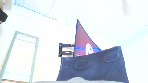 Snapshot of bayoletsweett chatting on 01-07-25, 06:45  deivid  online show from 01-07-25, 06:45