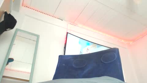 Snapshot of bayoletsweett chatting on 10-07-25, 04:15  deivid  online show from 10-07-25, 04:15