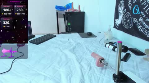 alex independent model   ig bbalexmoon online show from 02-18-25, 01:11