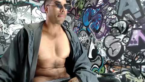 Snapshot of bbc_monster1 chatting on 01-27-25, 05:37 Justin online show from 01-27-25, 05:37