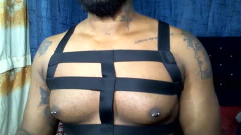 Snapshot of bbc_muscular chatting on 02-08-25, 11:33 camilo online show from 02-08-25, 11:33