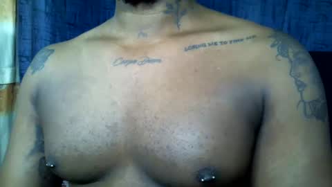 Snapshot of bbc_muscular chatting on 02-09-25, 01:25 camilo online show from 02-09-25, 01:25