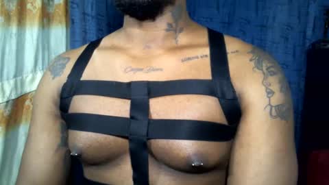 Snapshot of bbc_muscular chatting on 03-10-25, 03:34 camilo online show from 03-10-25, 03:34