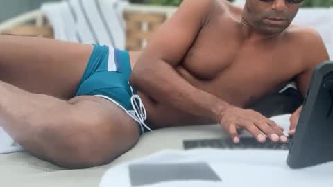 Snapshot of bbcforyourthroat chatting on 11-04-25, 04:50 305BBC online show from 11-04-25, 04:50