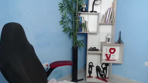 Charlote online show from 01-27-25, 11:54