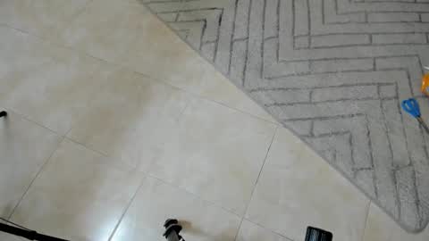 Meduza  online show from 10-04-25, 01:09