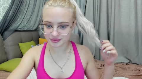 Snapshot of be_daddy chatting on 12-03-24, 12:06 Summer BABY online show from 12-03-24, 12:06