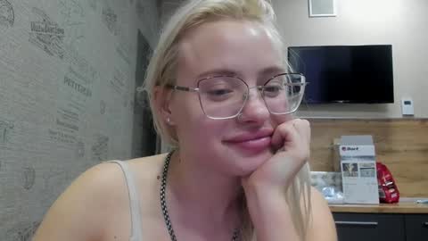 Snapshot of be_daddy chatting on 12-09-24, 12:40 Summer BABY online show from 12-09-24, 12:40