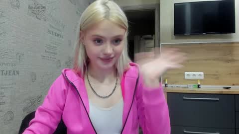 Snapshot of be_daddy chatting on 12-10-24, 06:28 Summer BABY online show from 12-10-24, 06:28