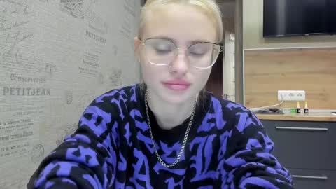 Snapshot of be_daddy chatting on 12-11-24, 05:26 Summer BABY online show from 12-11-24, 05:26
