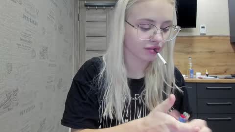 Snapshot of be_daddy chatting on 12-15-24, 01:54 Summer BABY online show from 12-15-24, 01:54