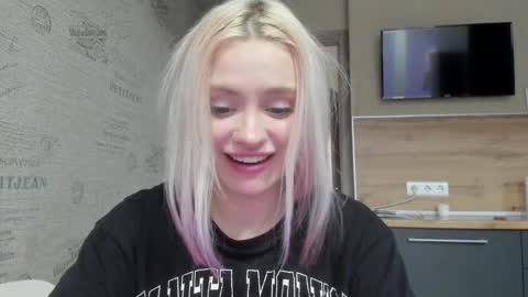Snapshot of be_daddy chatting on 12-21-24, 11:55 Summer BABY online show from 12-21-24, 11:55
