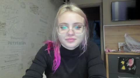 Snapshot of be_daddy chatting on 12-31-24, 01:52 Summer BABY online show from 12-31-24, 01:52
