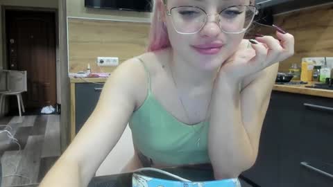 Snapshot of be_daddy chatting on 01-02-25, 02:57 Summer BABY online show from 01-02-25, 02:57