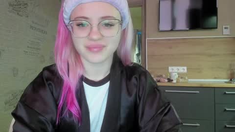 Snapshot of be_daddy chatting on 01-09-25, 01:24 Summer BABY online show from 01-09-25, 01:24