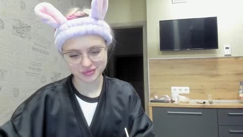 Snapshot of be_daddy chatting on 01-09-25, 05:11 Summer BABY online show from 01-09-25, 05:11