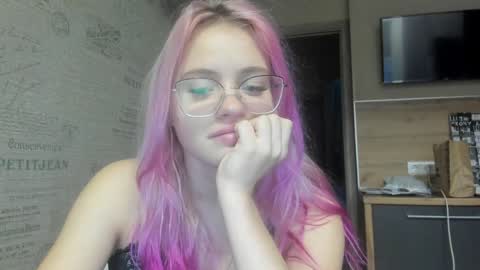 Snapshot of be_daddy chatting on 01-13-25, 02:32 Summer BABY online show from 01-13-25, 02:32