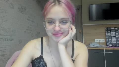 Snapshot of be_daddy chatting on 01-13-25, 05:33 Summer BABY online show from 01-13-25, 05:33