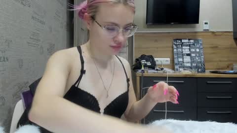Snapshot of be_daddy chatting on 01-19-25, 04:36 Summer BABY online show from 01-19-25, 04:36