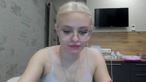 Snapshot of be_daddy chatting on 01-26-25, 06:37 Summer BABY online show from 01-26-25, 06:37