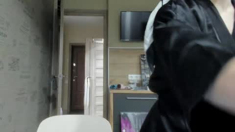 Snapshot of be_daddy chatting on 02-05-25, 04:47 Summer BABY online show from 02-05-25, 04:47
